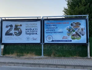 Düğerek’te Dikkat Çeken Görüntü: Aynı Billboardda İki Başkan