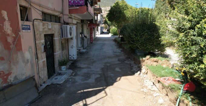 SANATÇILAR SOKAK YENİLENİYOR
